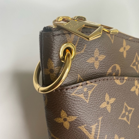 ❌SOLD❌ Louis Vuitton odeon crosssbody - Picture 3 of 15